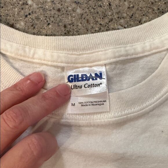 GILDAN I Love Iowa Graphic Heart Short Sleeve Tee - Picture 5 of 8